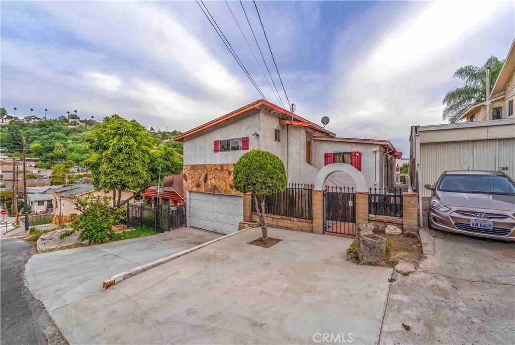 main property photo 2