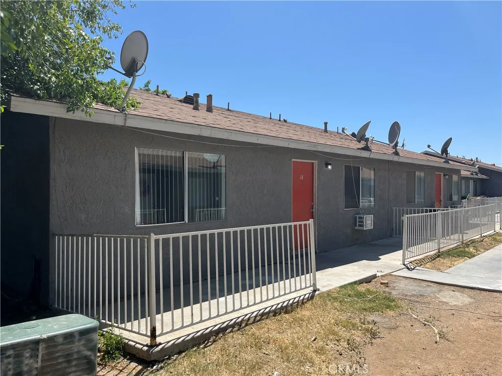 main property photo 11