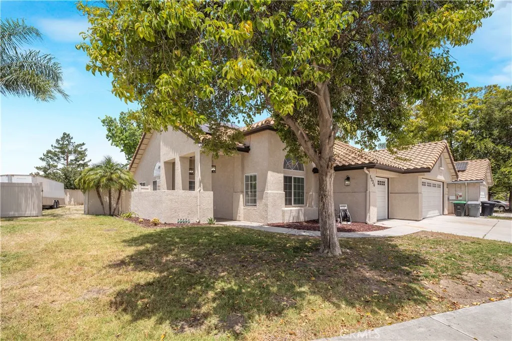 main property photo 26