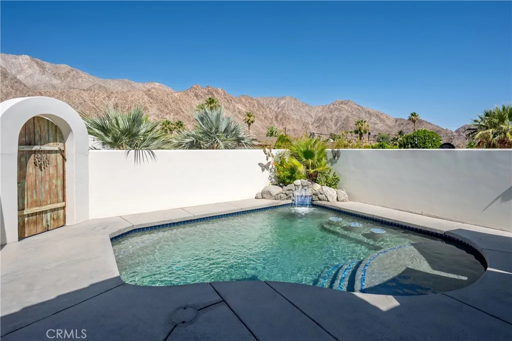 main property photo 10