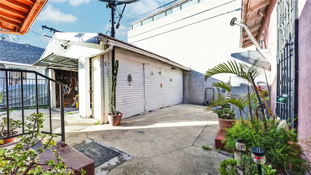 main property photo 38