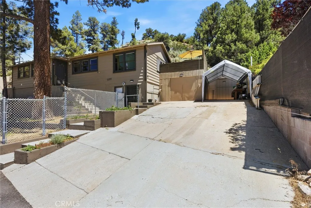 main property photo 46