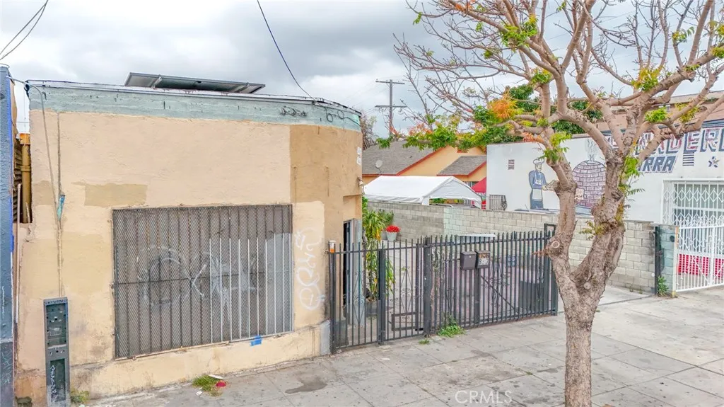 main property photo 6