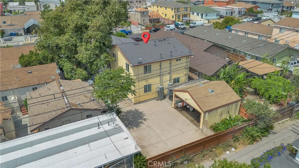 main property photo 40