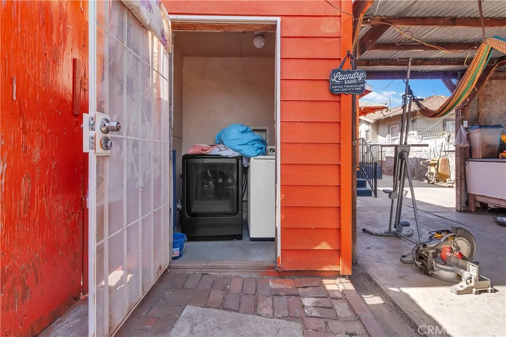 main property photo 28