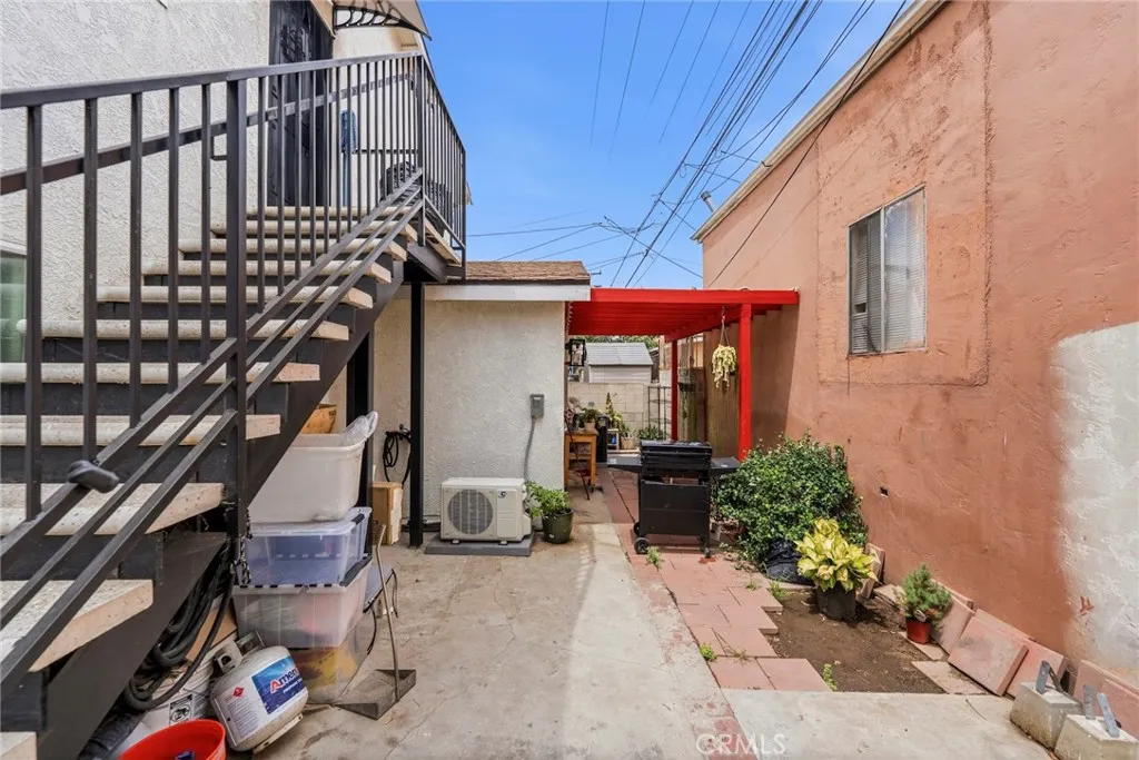 main property photo 10