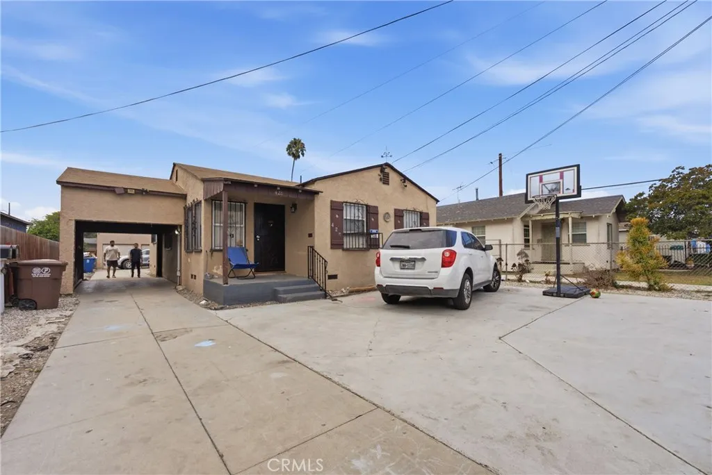 main property photo 14
