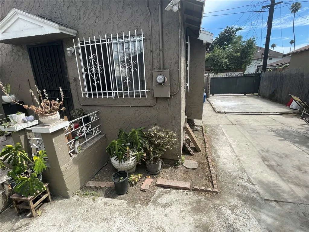 main property photo 13
