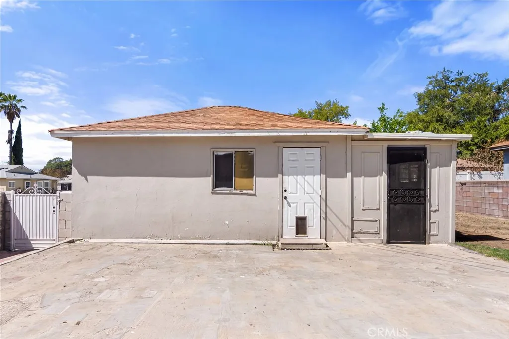 main property photo 30