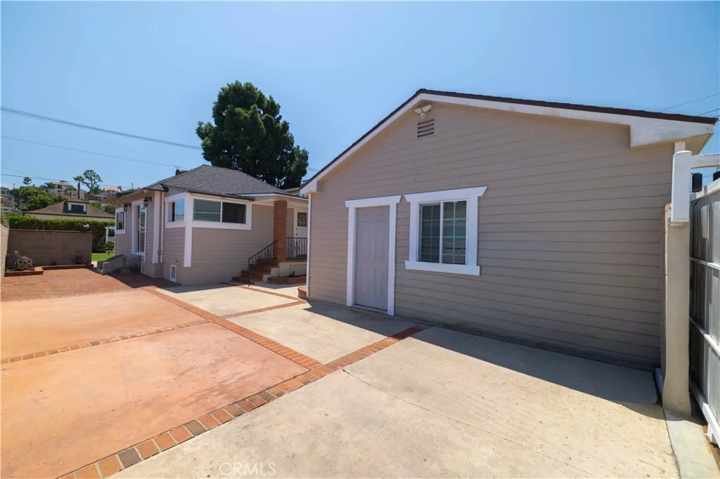 main property photo 14