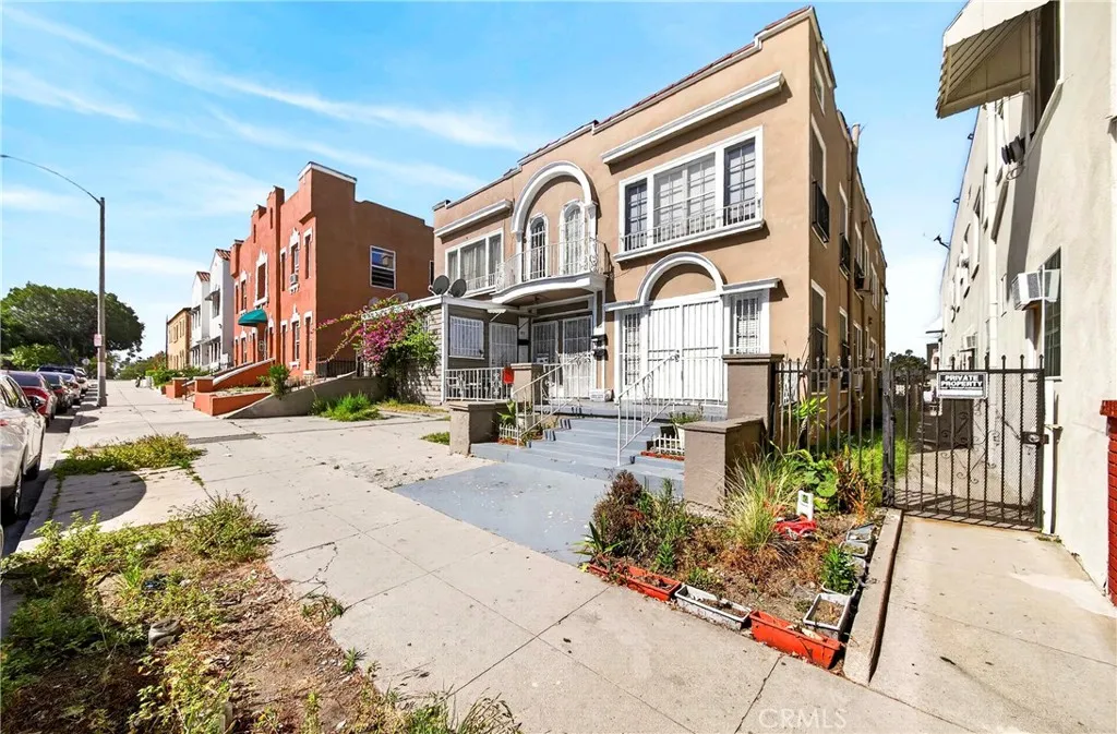 main property photo 32