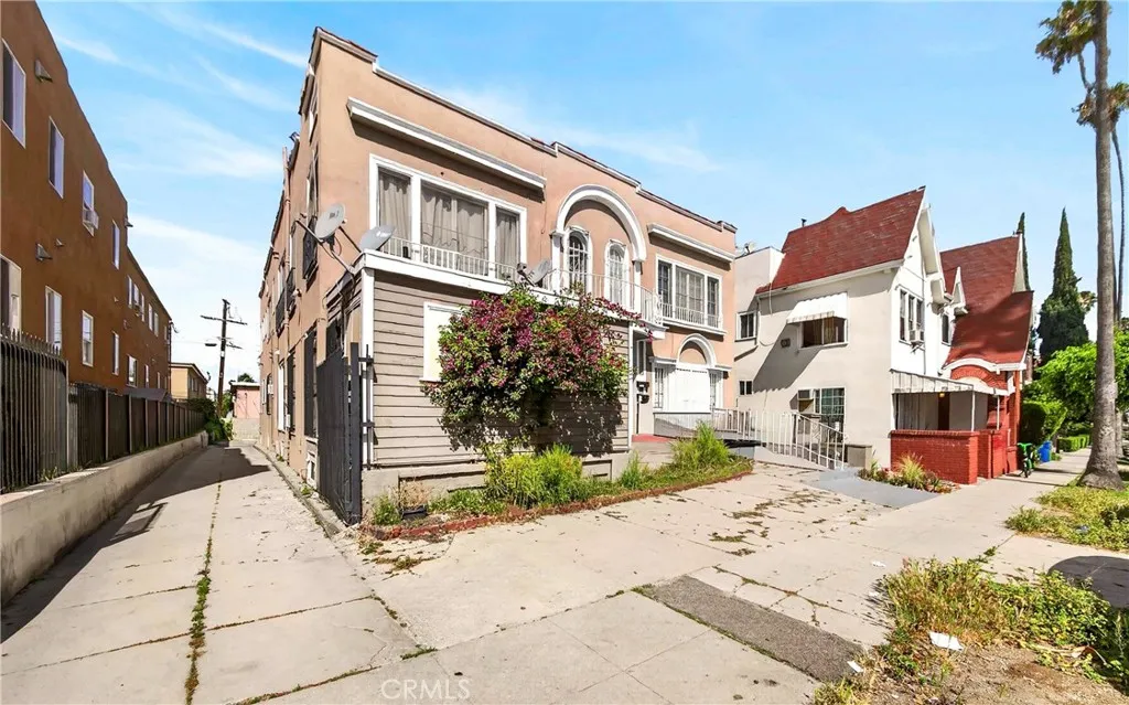 main property photo 36