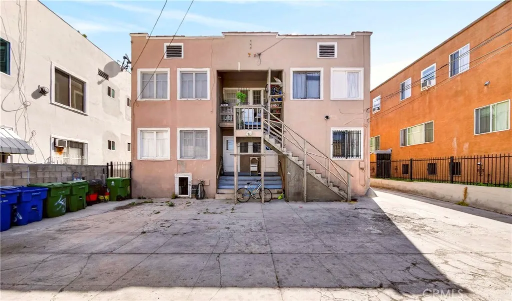 main property photo 40