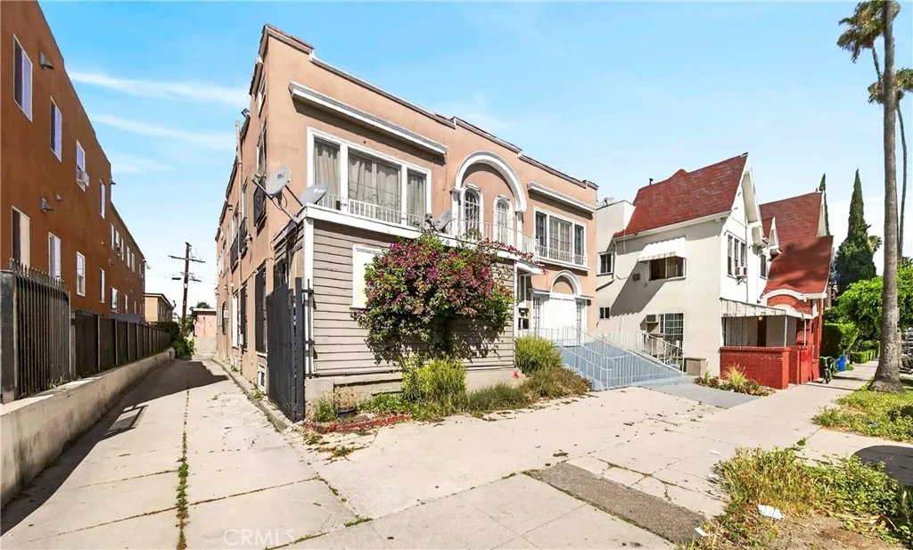 main property photo 41