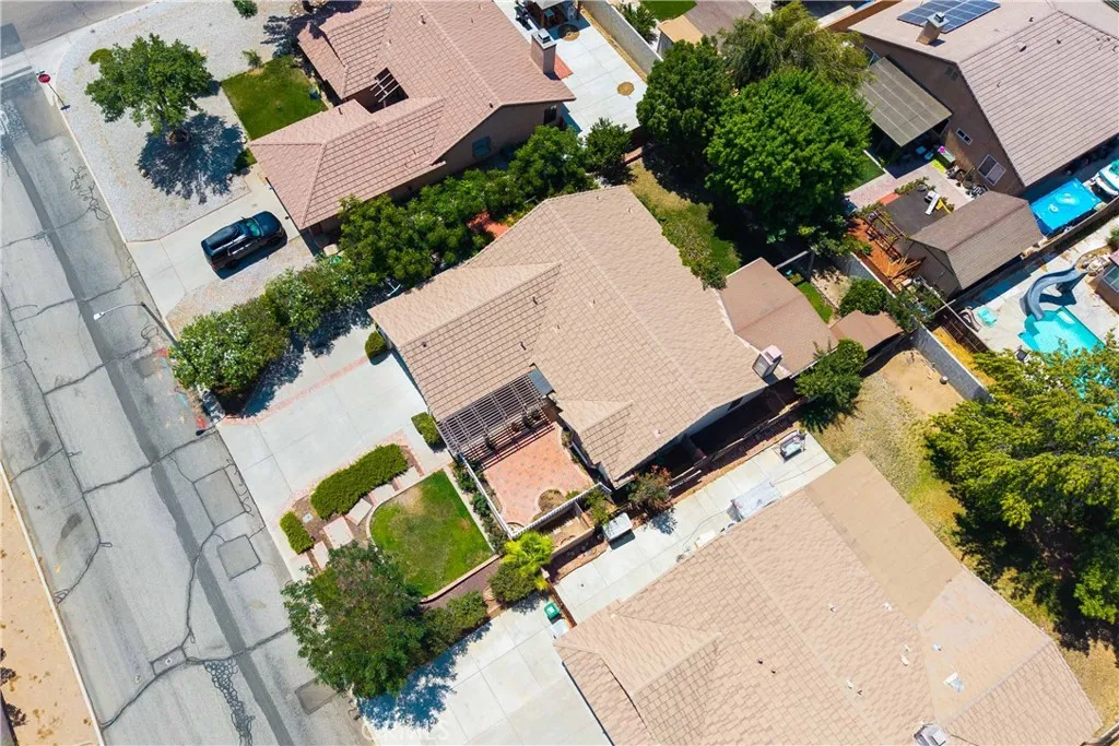 main property photo 14
