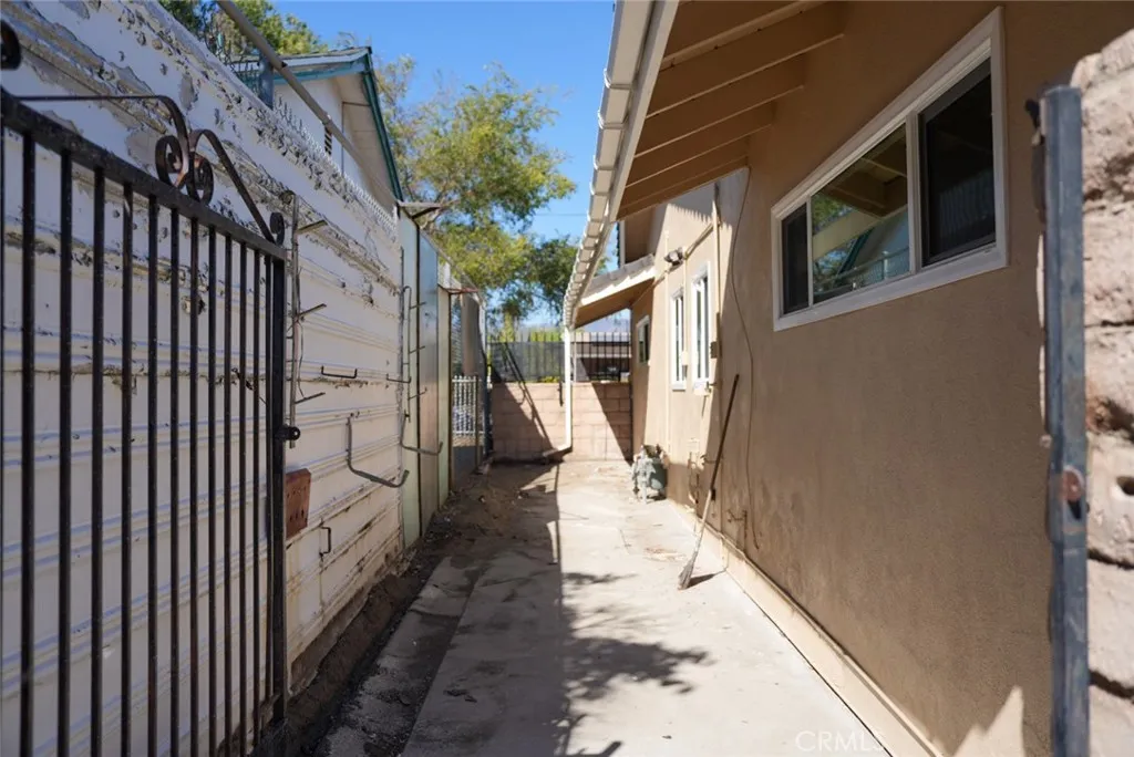 main property photo 41
