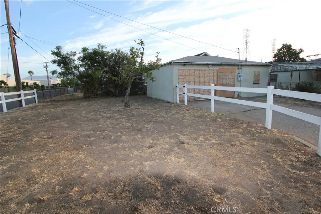 main property photo 16