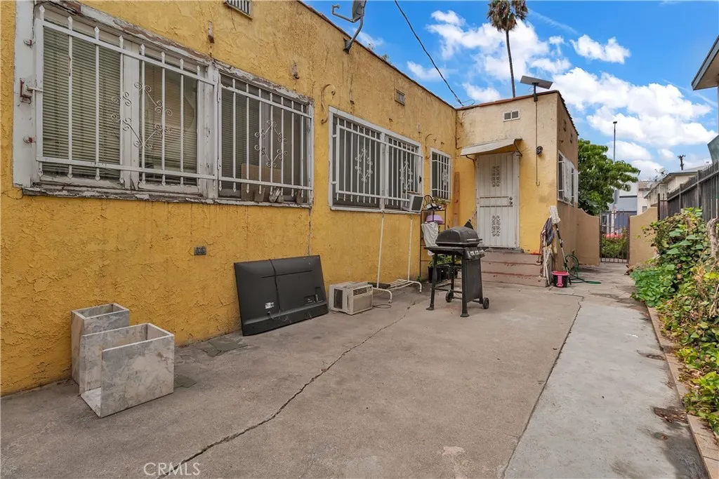 main property photo 40