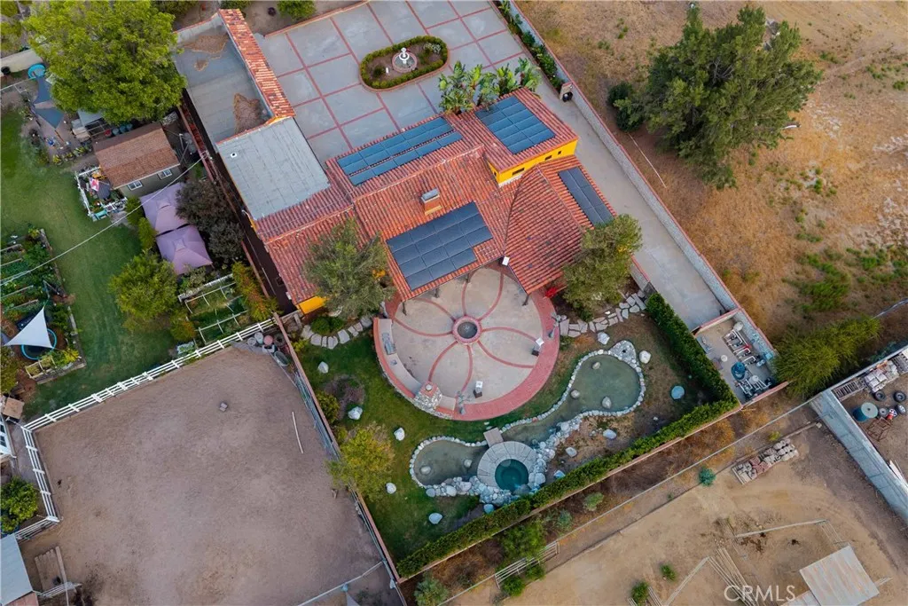 main property photo 40