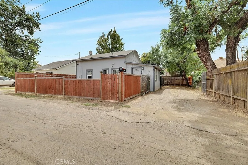 main property photo 5
