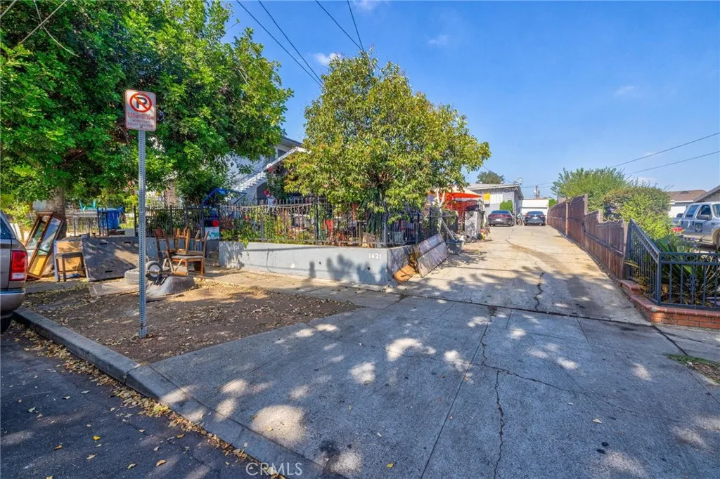 main property photo 37