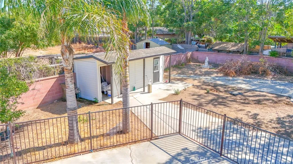 main property photo 41