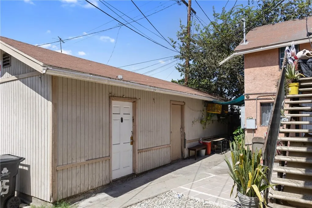 main property photo 13