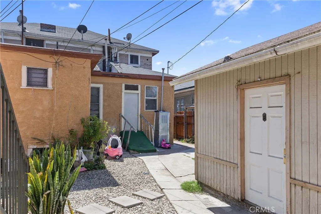 main property photo 14