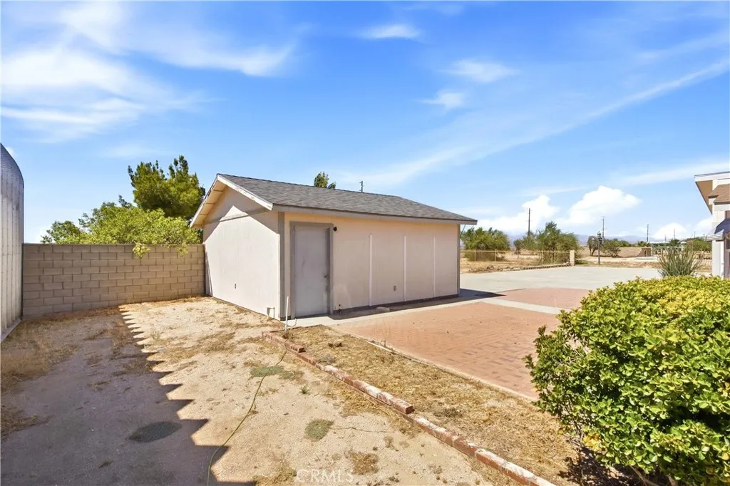 main property photo 33