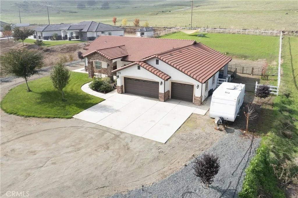 main property photo 59
