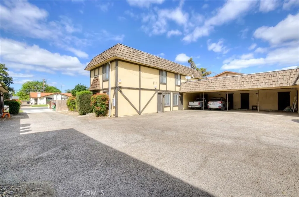 main property photo 8