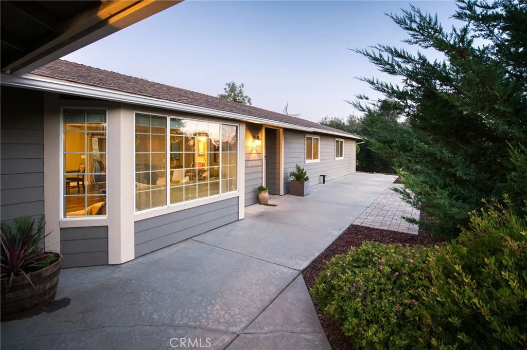 main property photo 28