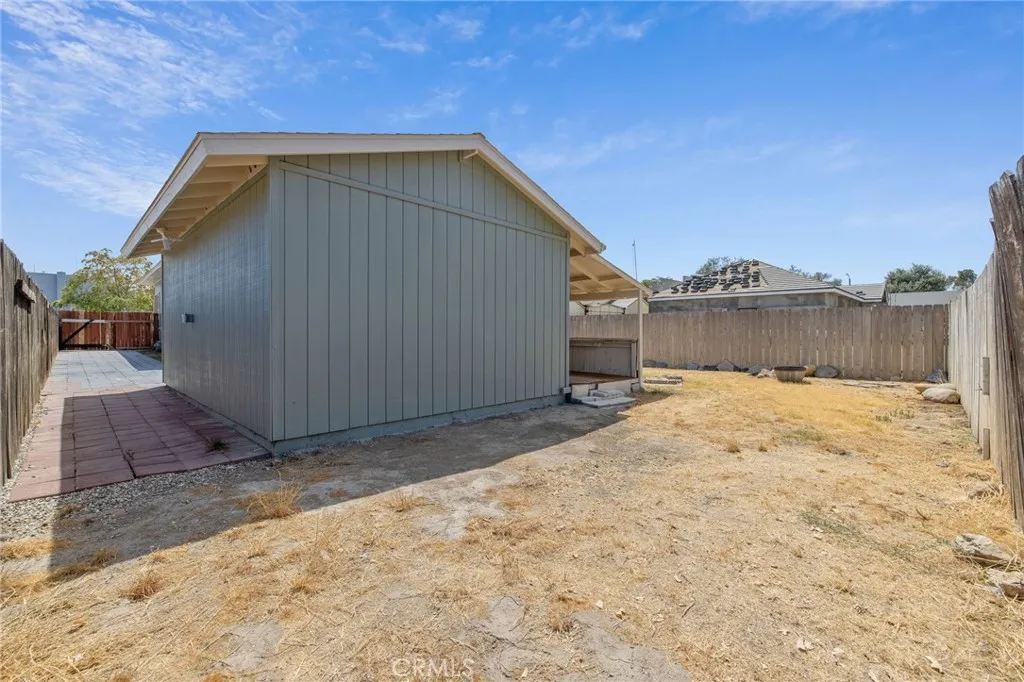 main property photo 41