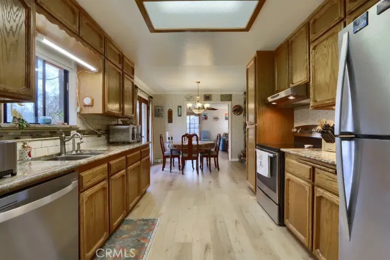 main property photo 16