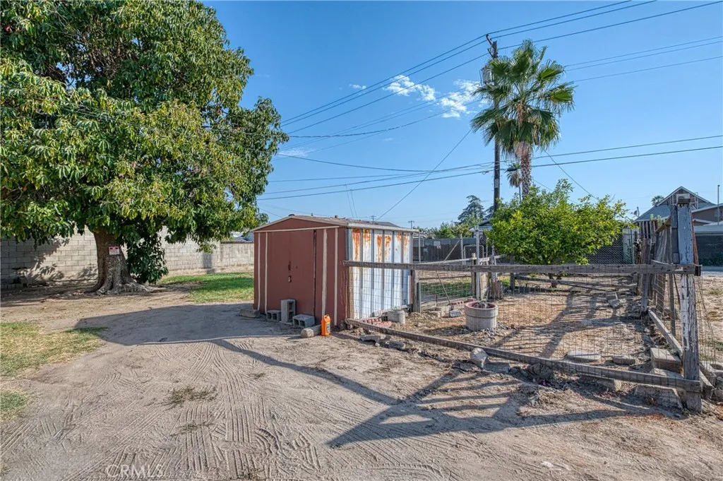 main property photo 28
