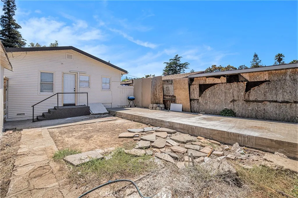 main property photo 10