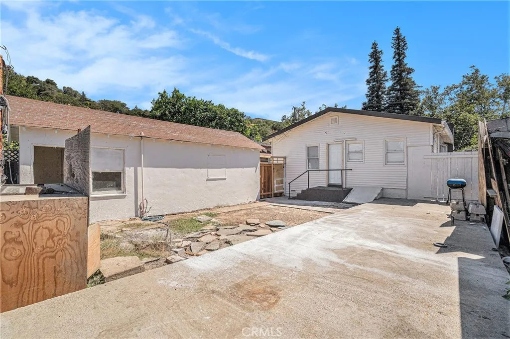 main property photo 17
