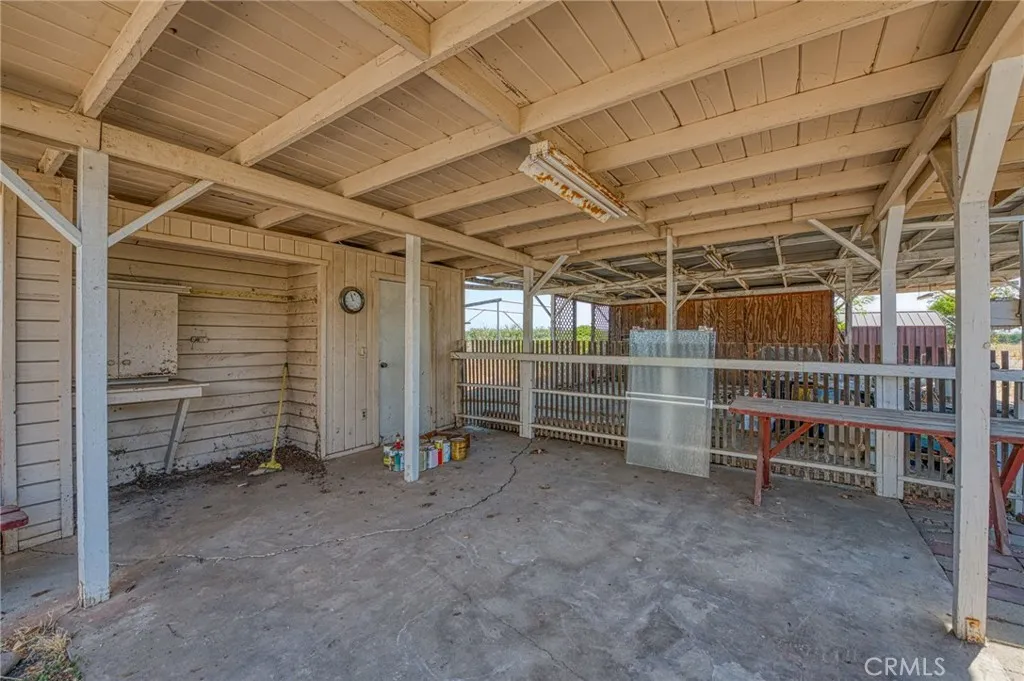 main property photo 28