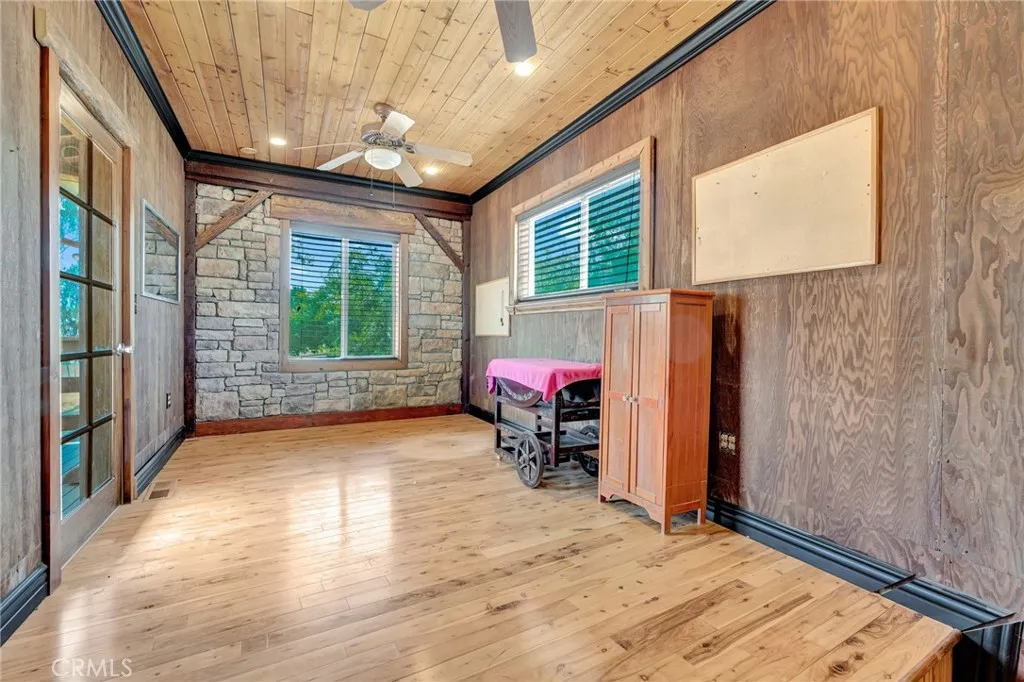 main property photo 44