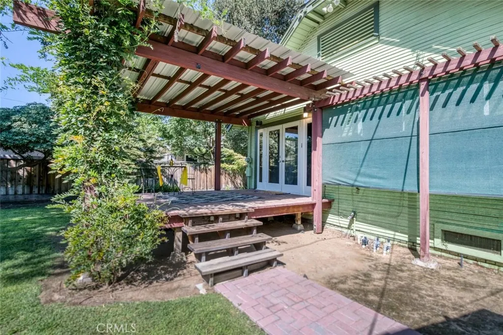 main property photo 32