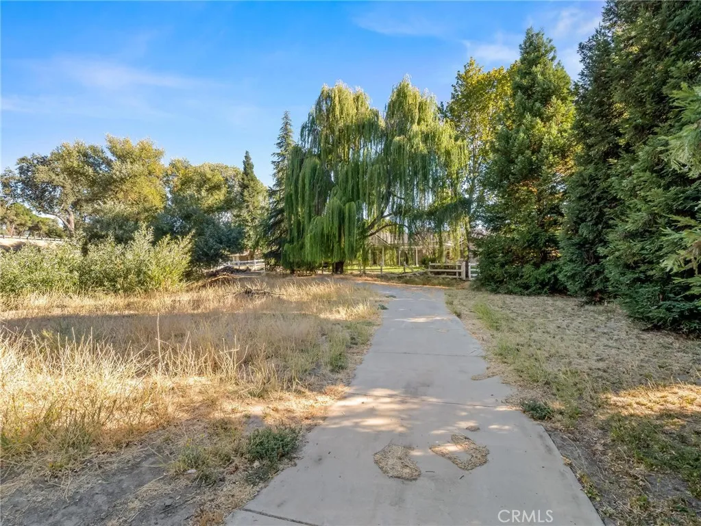 main property photo 16