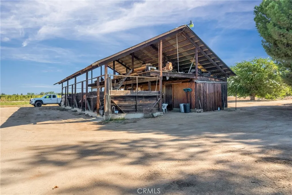 main property photo 19
