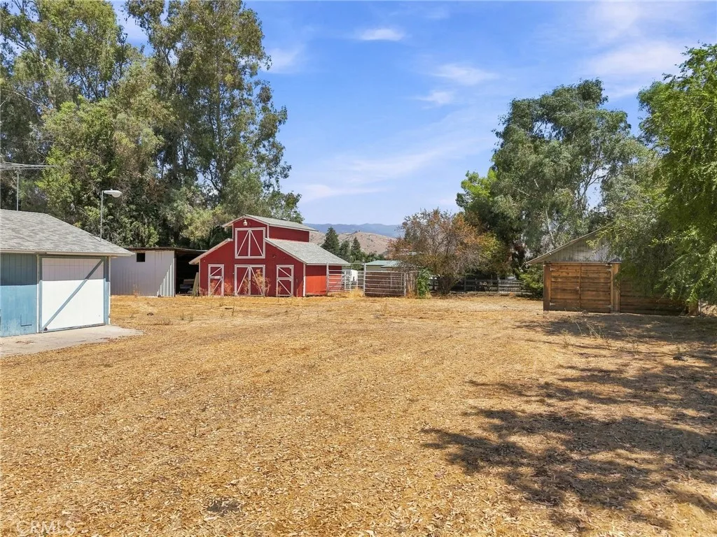 main property photo 10