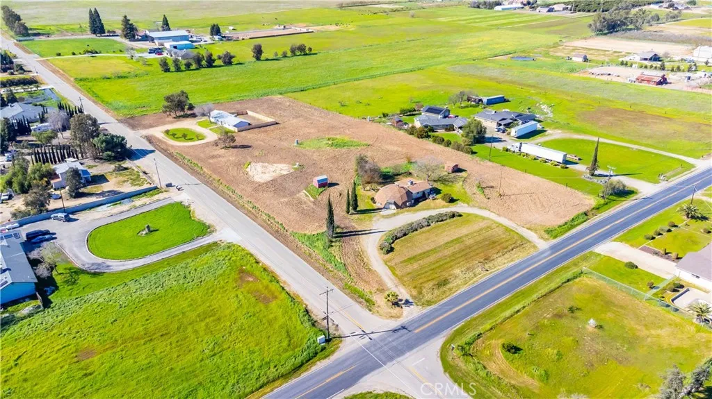 main property photo 36