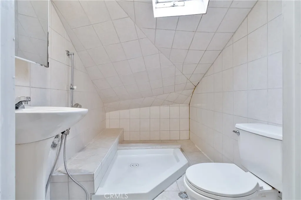 main property photo 74