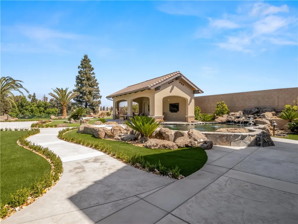 main property photo 30