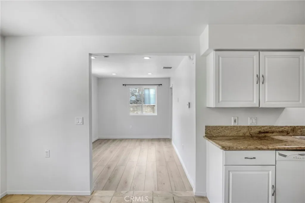 property viewer photo 30