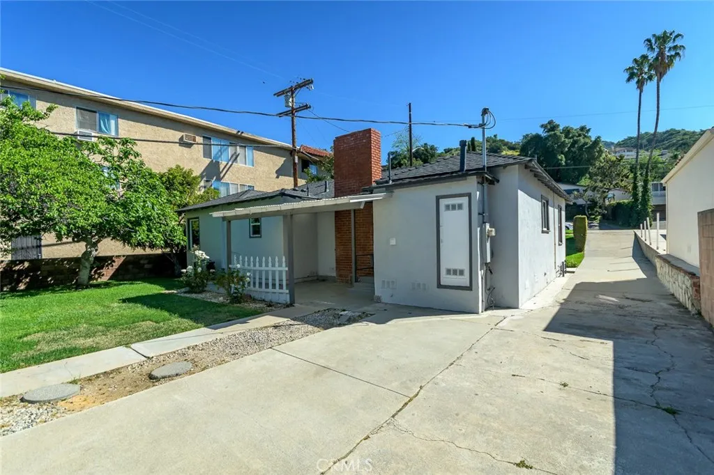 main property photo 40