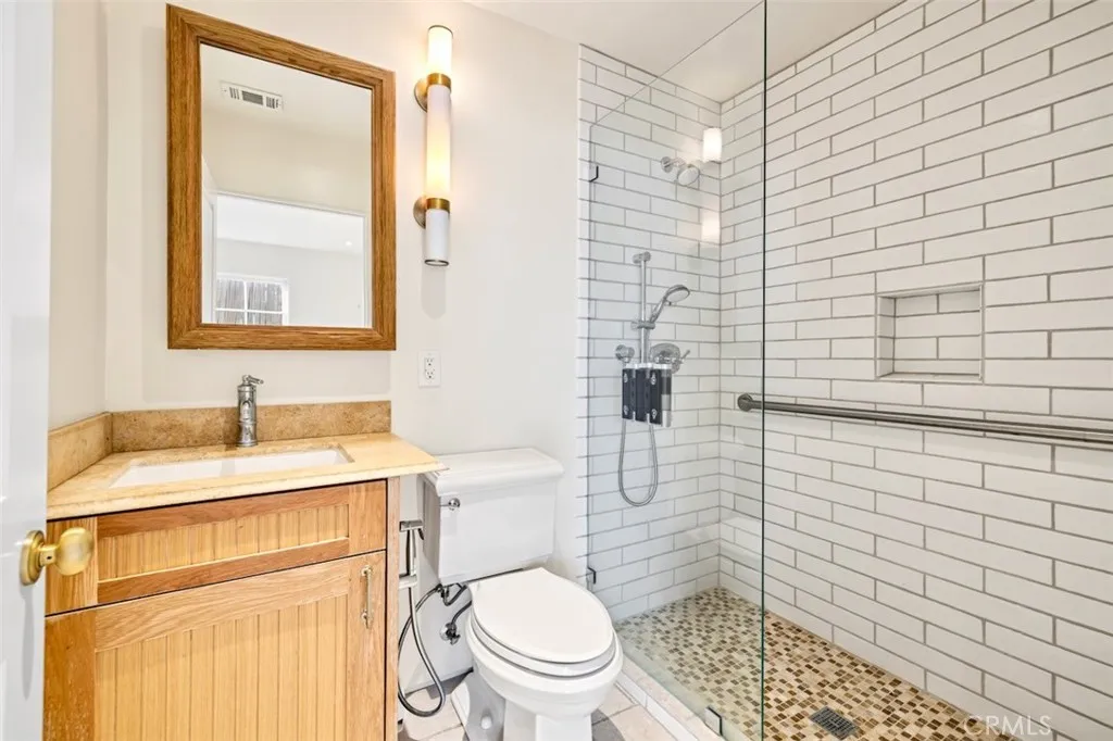 main property photo 79