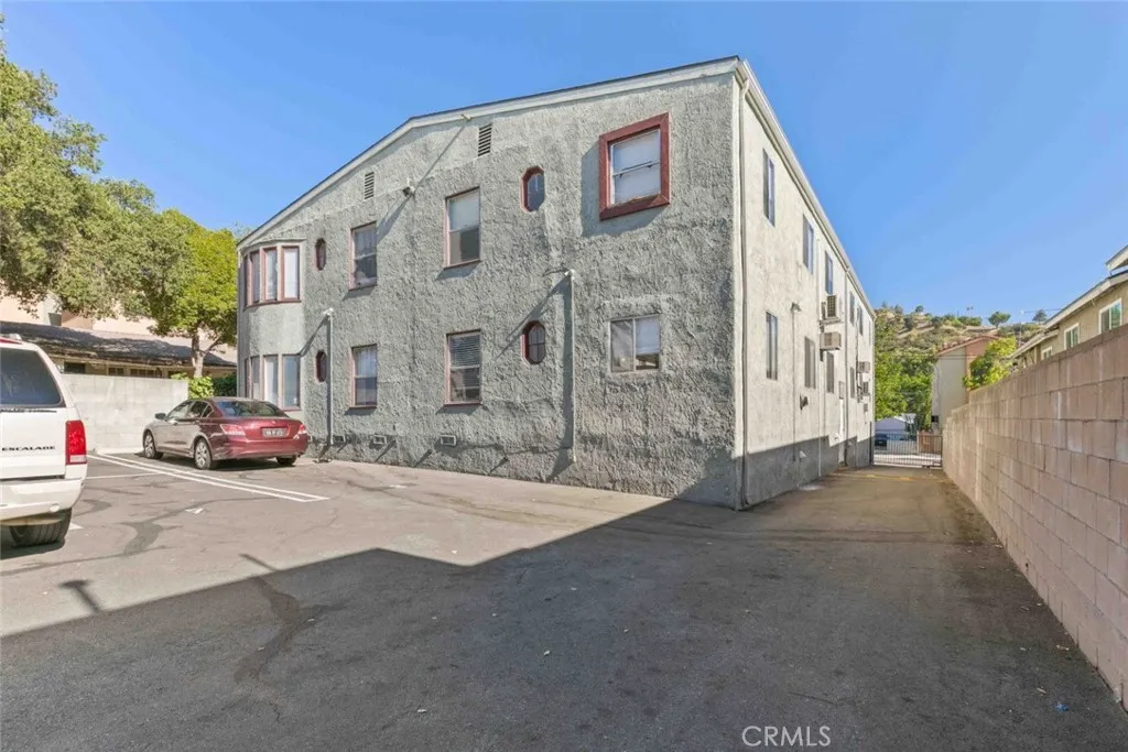 main property photo 24